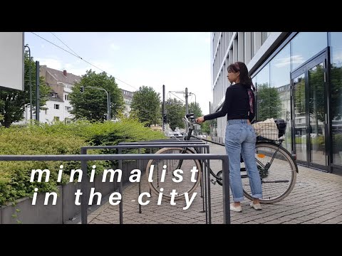 HOW TO BE A MINIMALIST LIVING IN A BIG CITY | STAYING GROUNDED & TRUE TO YOURSELF