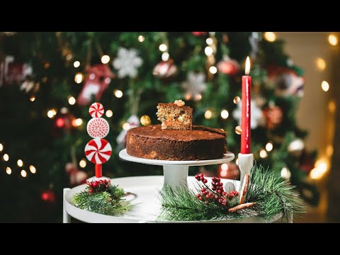 Last Minute Christmas Fruit Cake, Baking Cookies for Santa and Life Lately | VLOG