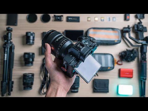 WHATS IN MY CAMERA BAG 2020