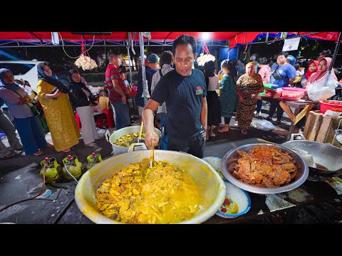 EXTREME Indonesian Street Food!! NASI BABAT - Serves 100’s Per Night in Surabaya!