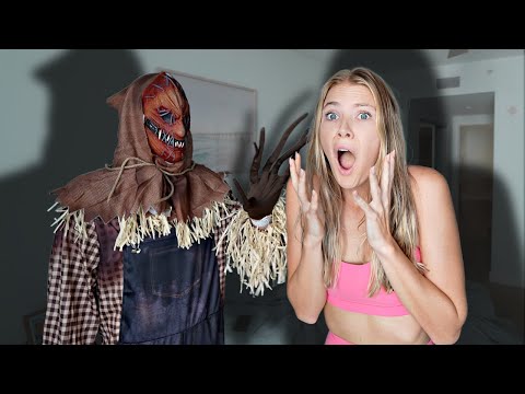 HALLOWEEN SCARE PRANK ON MY FIANCE!