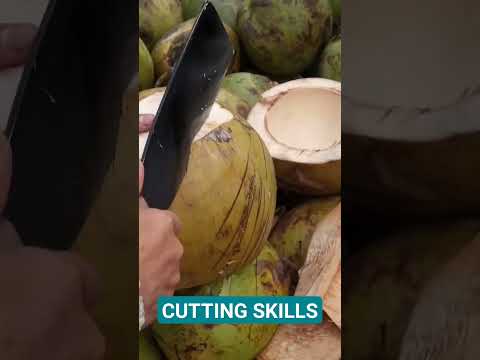 HOW TO PEEL A FRESH COCONUT pH street food #asmr #streetfood #youtubeshorts #Gatchie Jr