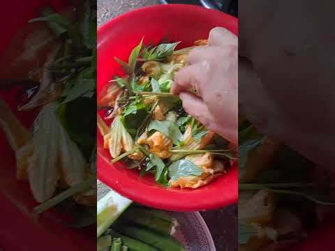 My Fil-Bangladeshi life:Ilocana eating dinengdeng