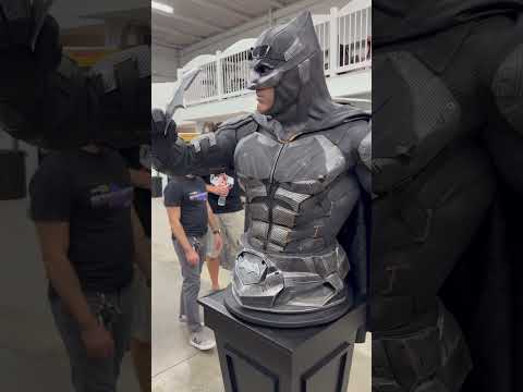 Crazy Realistic LIFE SIZE Batman Statue