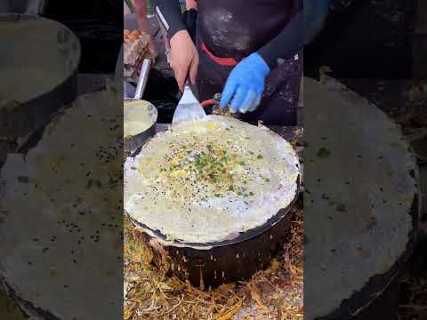 Chinese Traditional Crepe Jian Bing in Malaysia Night Market #shortsvideo