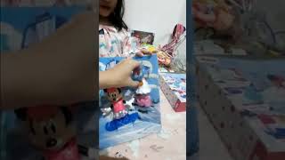 Unboxing fisher price DISNEY minie mouse set winter sports minnie snap and pose