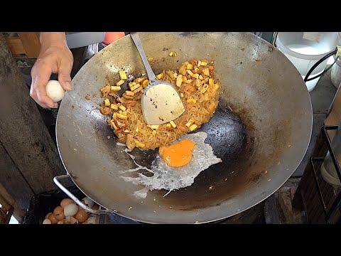 3 FAMOUS THAI NOODLES STREET FOOD