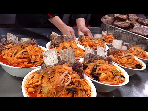 왕갈비짬뽕 Amazing! Giant Ribs Spicy Noodle, Limited to 100 Bowls per Day - Korean street food