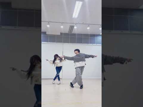 청하 Killing Me Challenge🙌 With DANCER (@ghddls95)