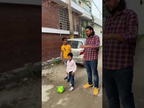 Papa ke sath team Banake Dadi mummy ko Football game me hara diye Ayaan Babu 😍🤪 #cute #dadipota