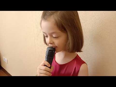 Darya sing memories by Maroon 5 with easy karaoke #singing #girl #karaokefun