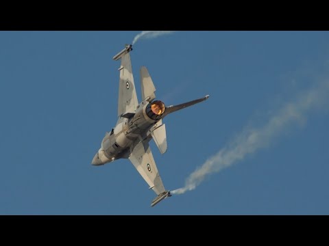 UAE Air Force F-16E Desert Falcon at the Dubai Airshow 2023