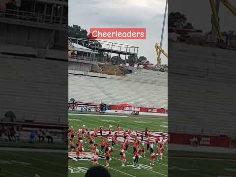 In game cheerleaders #football  #cheerleader #lifeinusa #ragincajuns