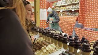 4K Christmas at Vienna's Schönbrunn Palace Market: A Festive Tour in Austria