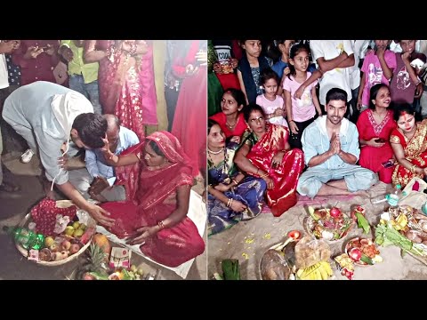 Gurmeet Choudhary Performs Chhath Puja With Random Family & Takes Asshirwad At Juhu Beach