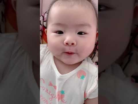 So Cute 🥰 Baby 👼 is talking about 😜🤣 #cute #baby #cutebaby #Babies #fun #funnvideo #babyfun #viral