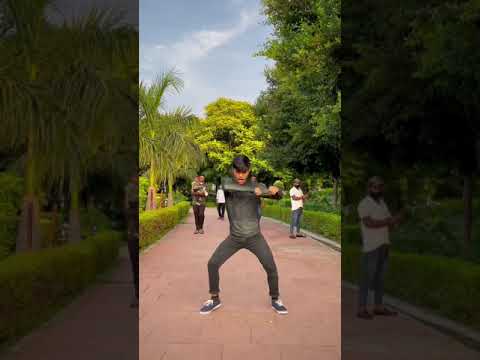 Badshah-Baawla Dance Cover In Public Place "Delhi Connaught Place" #shorts #Baawla #Badshah #Dance