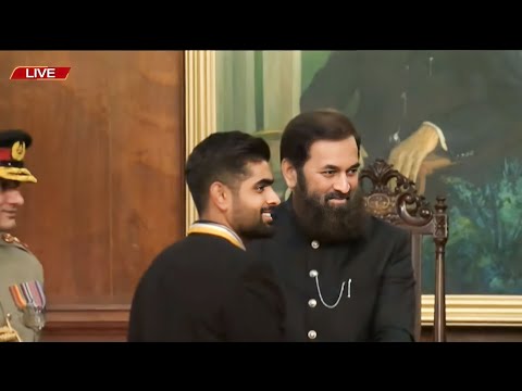 Babar Azam receiving the Sitara-e-Imtiaz award 🏅