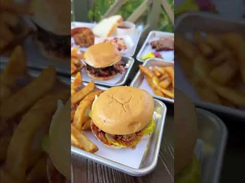 Hungry Bear Barbecue Jamboree is now open!! #disney #disneypark #crittercountry #hungrybear #bbq