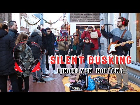 Street musician with headphones? Silent Busking in Eindhoven, Holland - Borja Catanesi