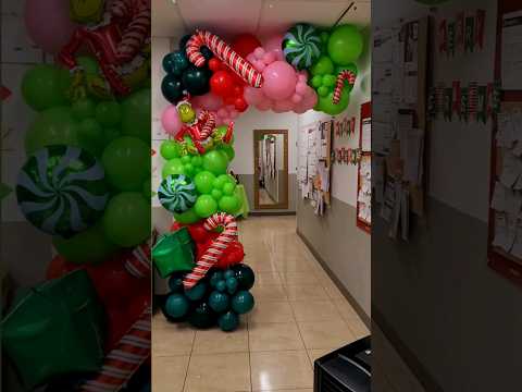 Tis the Season to MARKET your Balloon Business! #grinchmas #christmasdecor #balloongaroand