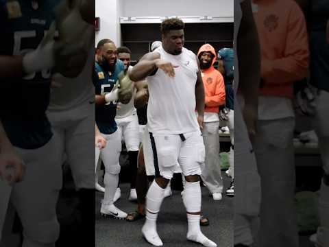 Jordan Davis got the moves 🕺