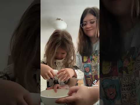 Egg cracking queen #momlife #toddlers #cute #wholesome #parenting #mom cooking #morningroutine