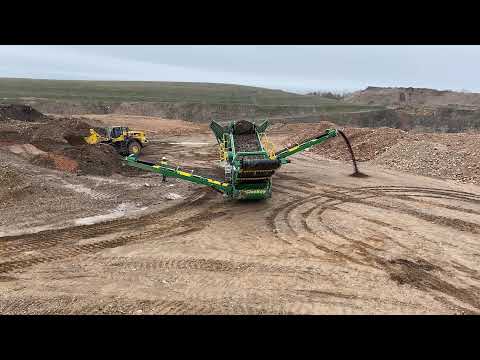 McCloskey R230 Heavy-Duty, High Energy Screener - Maverick