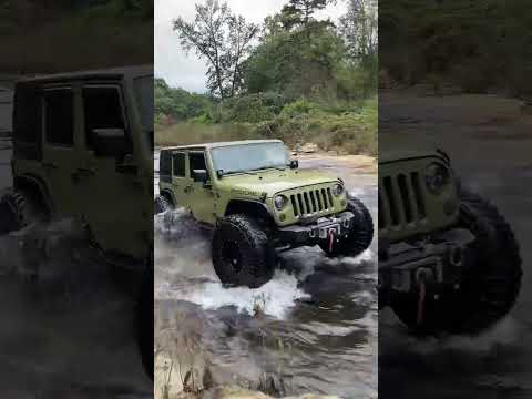 Jeep Dip in the water! #shorts #jeepwrangler