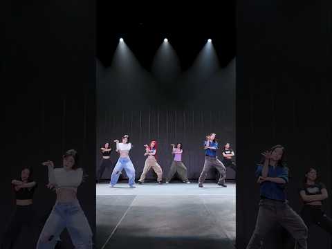 ITZY "Dynamite" Dance Practice (Stage Ver.) - Filmed at Prudential Center, Newark, New Jersey