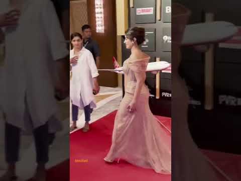 Janvi kapoor spotted a award show #viralvideo #bollywood #shorts