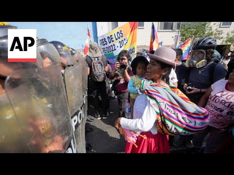 Protesters and police clash in Lima on sidelines of APEC summit