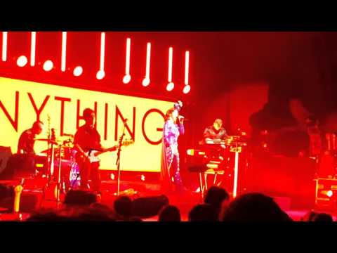 Marina and the Diamonds Can't Pin Me Down (clip) 6/12/2015 London Palladium