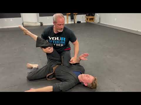 Triangle Choke Escape (Knee on Side)