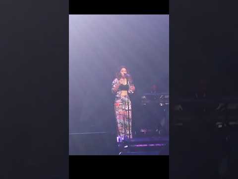 Sunidhi Chauhan Live Mere Hath Me #sunidhichauhan #concerts #sunteck #waves #mumbai #trending #viral