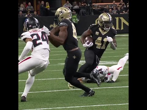 Alvin Kamara catches for a 31-yard Gain vs. Atlanta Falcons