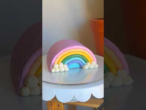 Little rainbow cake to kick off pride month!! 🌈