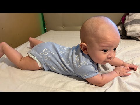 Rolling baby - một chiếc em bé lật cả ngày #baby #cute #love #babymoments #cutebaby #rolling