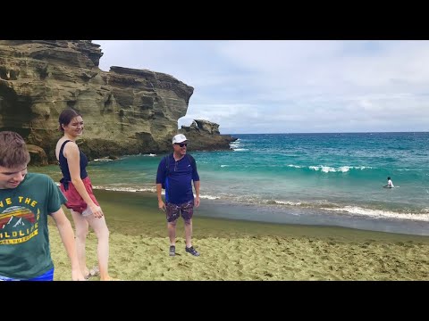 Hiking To A Rare Green Sand Beach And Swimming With Giant Manta Rays! Hawaii Big Island Vlog!