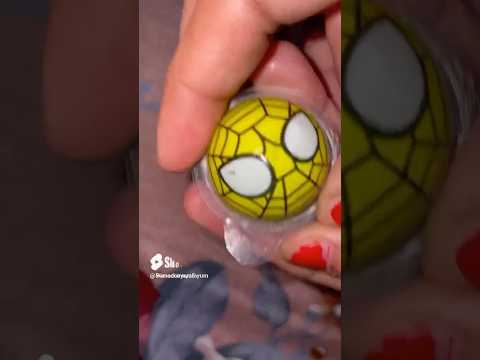 Spider gummy ball