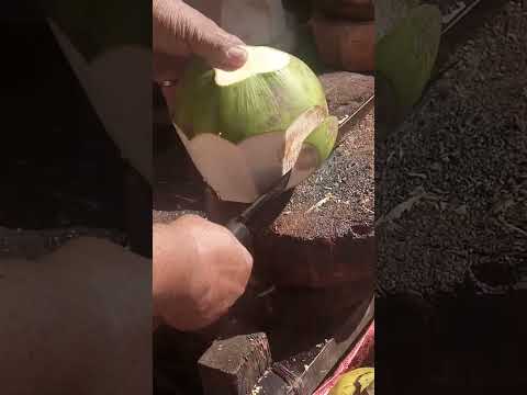 super amazing coconut cutting skills Asmr #satisfying #streetfood #youtubeshorts @GatchieJr33