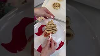 CHRISTMAS TREE CINNAMON ROLLS easy idea for Christmas morning breakfast!! #christmas #momhack #diy