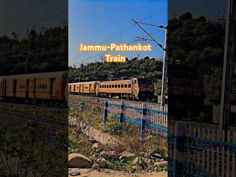 JAMMU PATHANKOT TRAIN #railwaystation #katra #jammukashmir #train