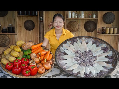 Traditional girl cooking Stuffed Squid Tubes, Cook demonstration in kitchen - Amazing Cooking Skills