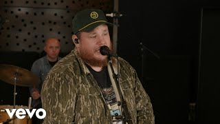 Luke Combs - The Man He Sees in Me (Lyrics)