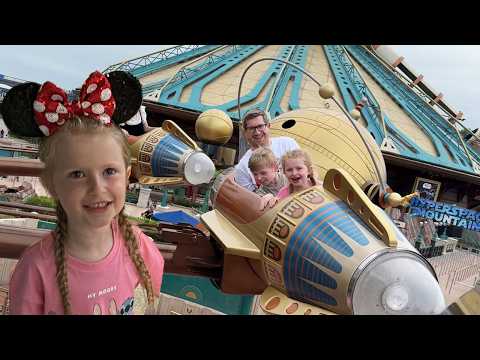 First Time in DISNEYLAND!! Family Vacation to Disneyland Park and riding new rides!