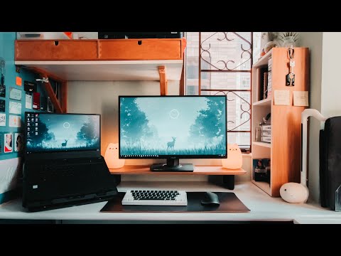 UNIVERSITY Desk Setup | not really productive just comfy