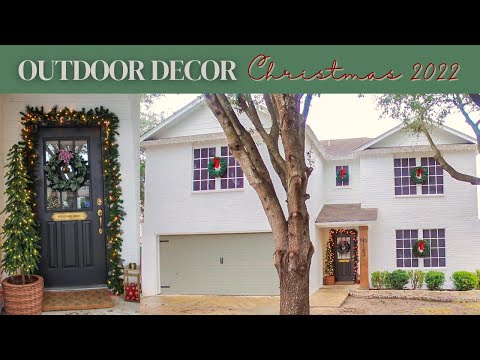 EASY HOLIDAY DECORATING | OUTDOOR CHRISTMAS DECOR | CHRISTMAS 2022