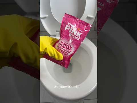 toilet clean using the pink stuff foam cleaner 💖🫧🚽 #cleaningvideo #bathroomcleaning #sudsy