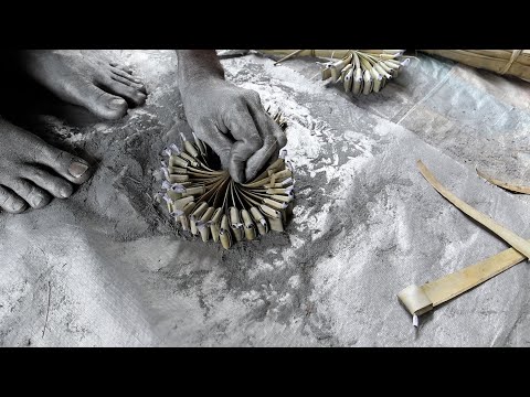 Palm Leaf Bomb - India's Oldest Cracker Manufacturing Process#fireworks #diwali #crackersmaking